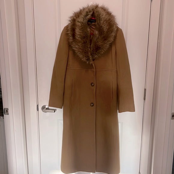 Jones New York Jackets & Blazers - Wool Coat, Size 6